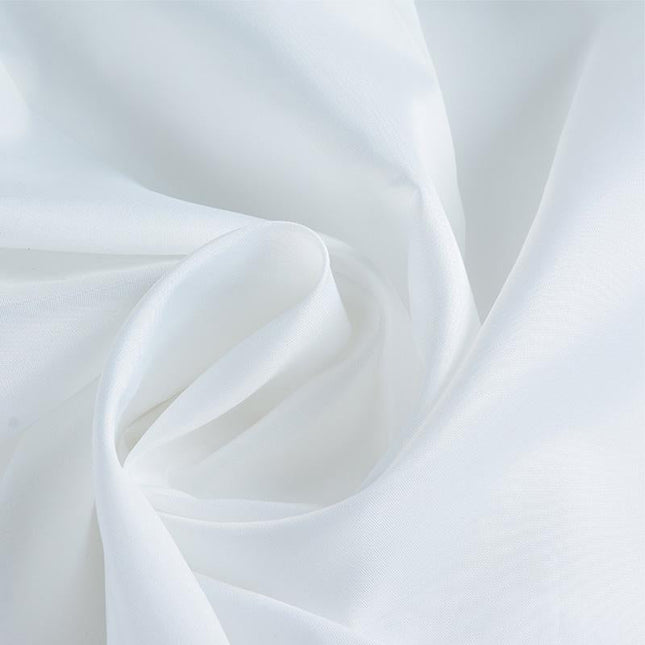 Cortina de ducha de tela blanca